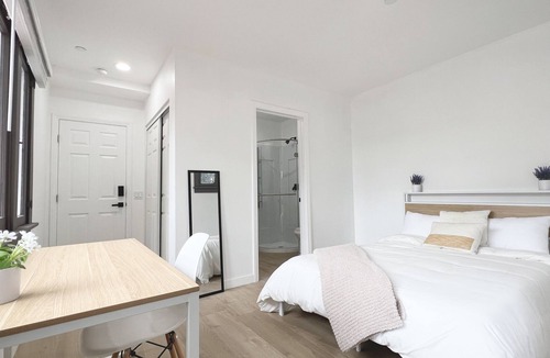 Alhambra House | Modern Residence Private Room & Private Bath #1