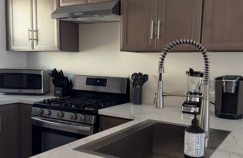 Anaheim Colony Historic District Apartment | Modern Retreat 1 mi. from Disney