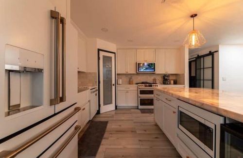 Central San Pedro Villa | Modern San Pedro Home