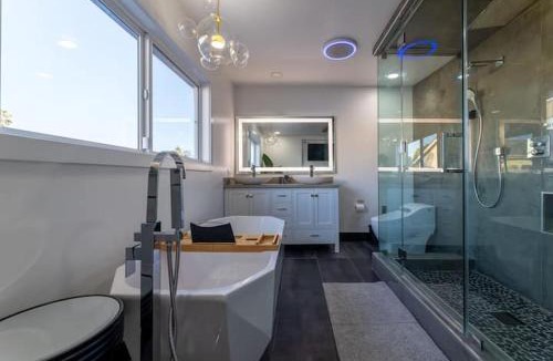Central San Pedro Villa | Modern San Pedro Home