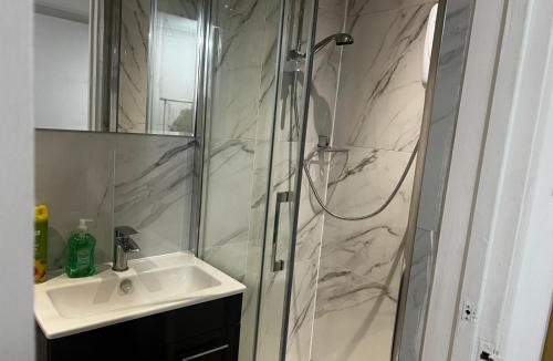 Camberwell Apartment | Modern Self-Contained Studio near Camberwell Green