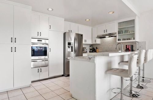 Sherman Oaks House | Modern spacious 4bed house & 3bath near Universal studio, Hollywood Los Angeles.