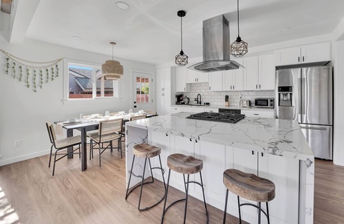 Northwest Anaheim House | Modern Spacious Disney Arcade Pool House