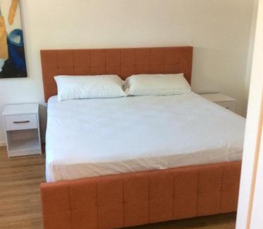Valley Glen House | Modern spacious home close to Universal studio & Hollywood for 11