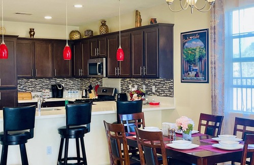 Temecula House | Modern Spacious home in Murrieta near Temecula wineries and Historic Old Town