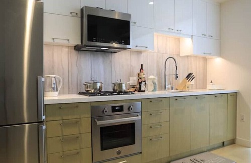 Historic Core Apartment | Modern & Spectacular skyline view in D.T.L.A.