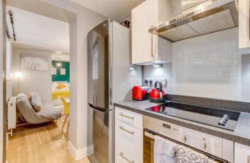 Stevenage Apartment | Modern Stevenage flat town centre 4people family