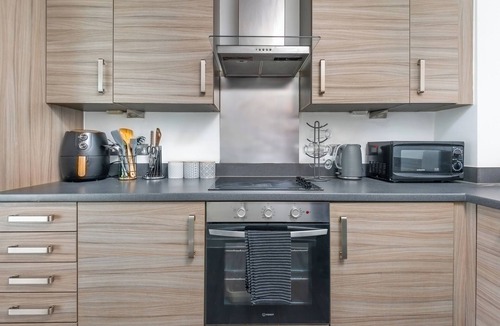 Stratford and New Town Apartment | Modern Stratford Flat Close to London Stadium - Paid parking avaliable