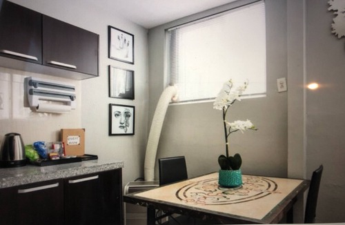 Wilshire Center Apartment | Modern studio apartment in Koreatown