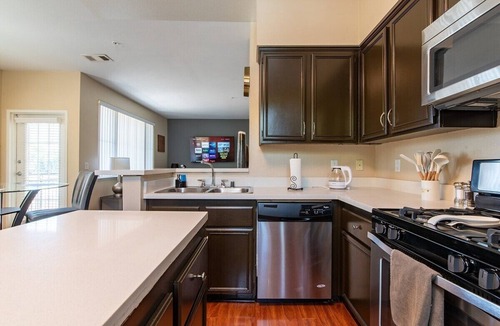 Valencia Apartment | Modern Suite*VIP*WIFI*Pool*2 King beds*AC