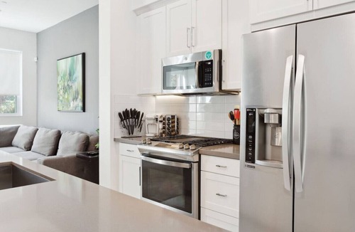 Central San Pedro House | Modern Townhome with Views and Theatre and All Amenities
