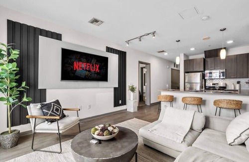 Downtown Apartment | Modern - Universal Stdios/Americana 2BD2BTH APT