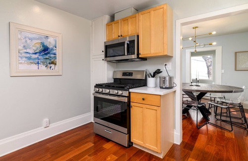 Ventura House | Modern Victorian Home Walking Distance To Ventura Pier and Downtown Restaurants