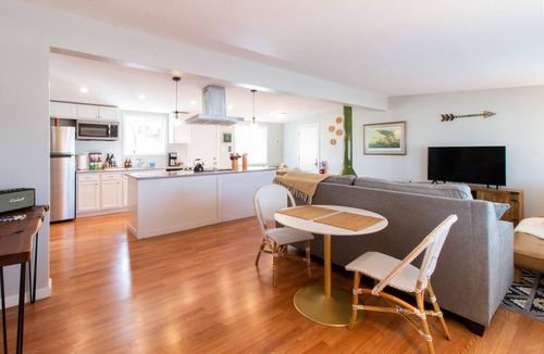 Joshua Tree House | Mojave Haven: Fast WiFi, New Heat/AC, Private Backyard in downtown Joshua Tree