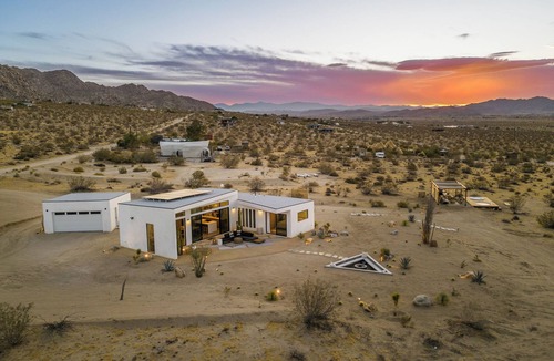 Panorama Heights House | Mojave Villa: Desert Retreat with 360° views+Hot Tub+Designer Interior/Landscape