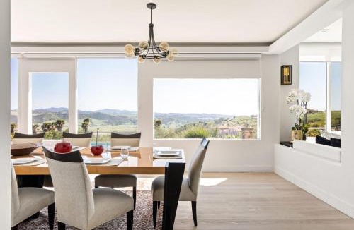 Fallbrook House | Monserate Wine Country w Infinity Pool Views