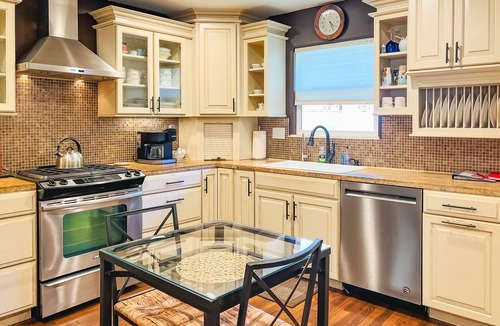Seaside House | Monterey Co. Bungalow Near the Ocean - 2 Free Aquarium Passes Included!