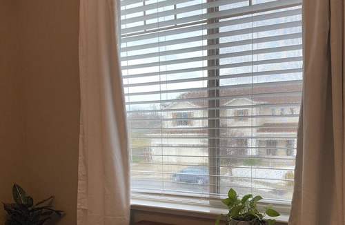 Lincoln House | Monthly Bedroom Rental -