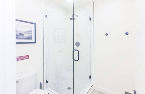 Huntington Beach Apartment | Moody D2 - Cozy Private Room