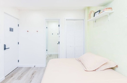 Huntington Beach Apartment | Moody D2 - Cozy Private Room