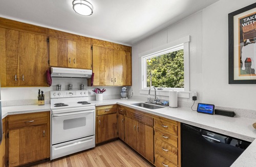 Monte Rio House | Moondance - Contemporary Riverfront Home