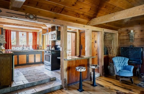 Wrightwood Cabin | Moonlight Retreat|Hot Tub, Fireplace, Walk to Village