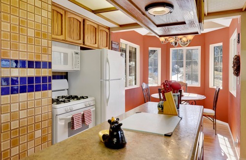 Moonridge Cabin | Moonridge Golf & Sunset Views | Packed Chalet