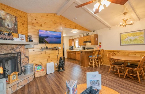 Big Bear Lake House | Moonridge Mountain by Big Bear Cool Cabins