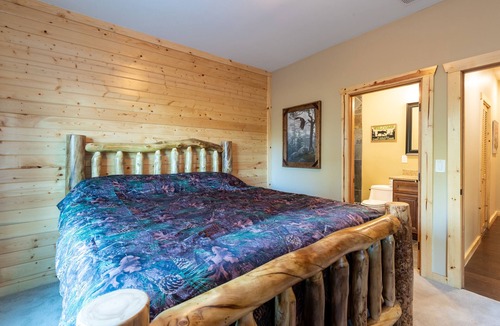 Upper Moonridge Cabin | Moonridge Serenade Log Cabin Retreat- Spa- Games