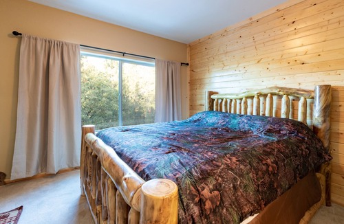 Upper Moonridge Cabin | Moonridge Serenade Log Cabin Retreat- Spa- Games