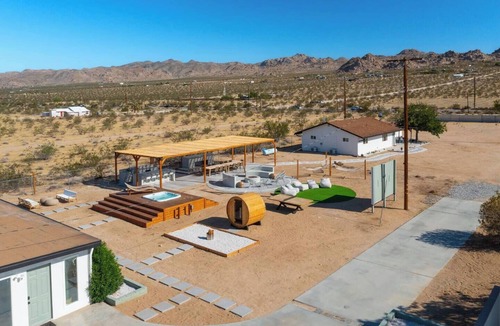 Joshua Tree House | Moonstone: Pool, Spa, Pickle Ball Court & Sauna