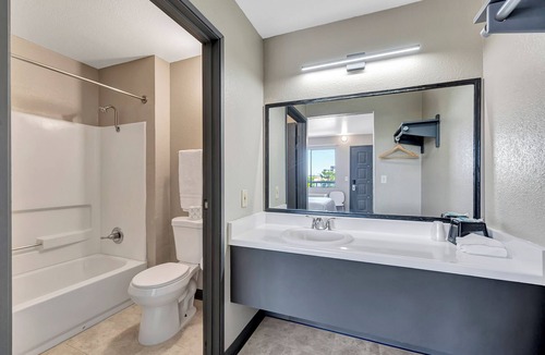 Garden Grove Hotel | Morada Inn - Near Garden Grove Park