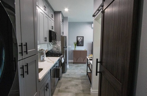 Fontana Apartment | Morningside Studio 3 Newly Built Cozy and Stylish Apartment with Private Entry