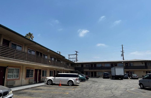 El Monte Hotel | Motel ∙ 127 guests