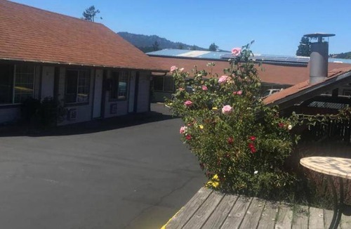 Garberville Hotel | Motel ∙ 5 guests