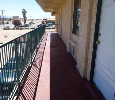 Victorville Hotel | Motel ∙ 5 guests