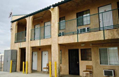 Victorville Hotel | Motel ∙ 5 guests