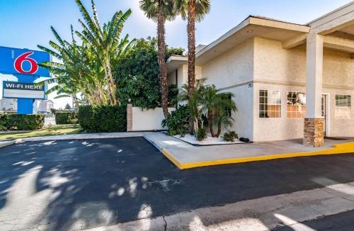 Sherwood Forest and Thistle Development Hotel | Motel 6-Anaheim, CA
