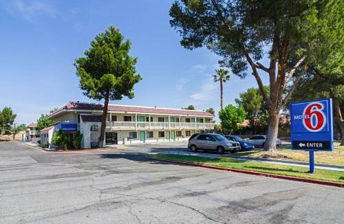 Barstow Hotel | Motel 6-Barstow, CA