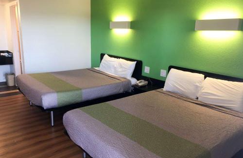 Barstow Hotel | Motel 6-Barstow, CA