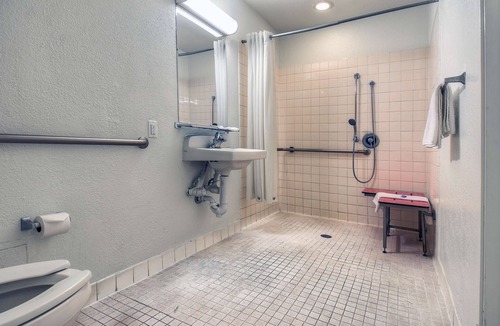 Chino Hotel | Motel 6 Chino, CA - Los Angeles Area