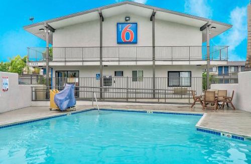 El Monte Hotel | Motel 6-El Monte, CA - Los Angeles