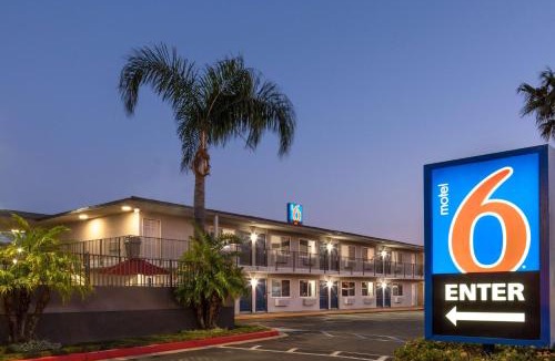 Fontana Hotel | Motel 6-Fontana, CA
