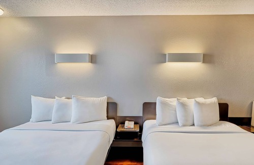 Inglewood Hotel | Motel 6 Los Angeles, CA - Los Angeles - LAX