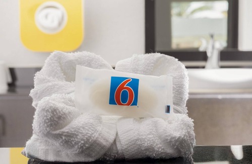 Ontario Hotel | Motel 6 Ontario, CA - Airport