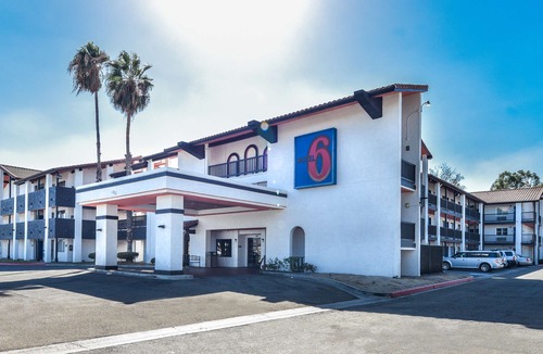Ontario Hotel | Motel 6-Ontario, CA - Convention Center - Airport