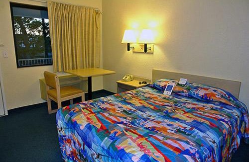 Ontario Hotel | Motel 6 Ontario CA Convention Center Airport