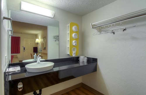 Rancho Mirage Hotel | Motel 6 Rancho Mirage, CA - Palm Springs