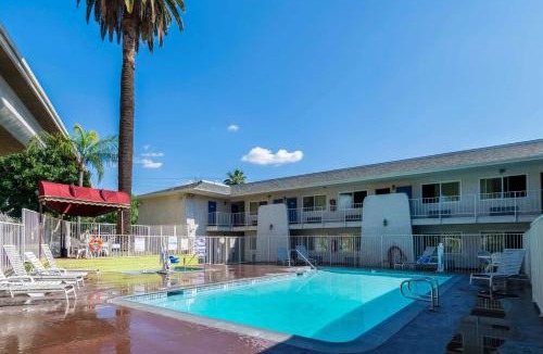 Redlands Hotel | Motel 6-Redlands, CA
