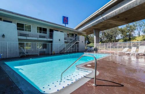 Redlands Hotel | Motel 6-Redlands, CA